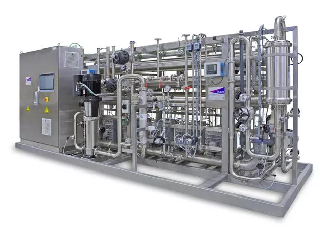 The Purified Water process can be done manually or automatically from the control cabinet.