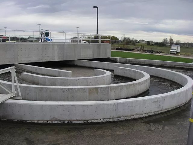 Carrousel Systems consist of a “racetrack” style reactor basin