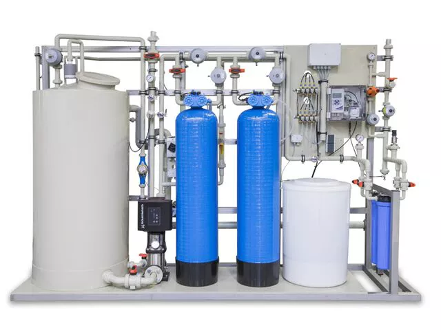 Duplex onthardingsinstallatie voor een Koud Water voor Injectie (WFI) systeem