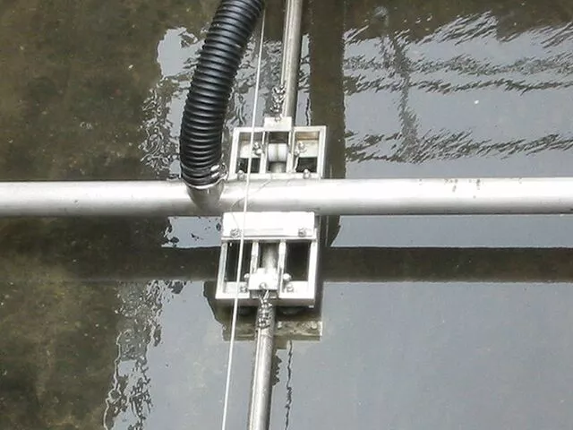 The Trac-Vac Sludge Collector travels along the basin floor using orifices located at the bottom of the suction header pipe, which are within 127 mm (5 in) of the floor, to ensure powerful suction and removal of sludge from the basin floor. Each pneumatic Trac-Vac unit typically requires an air supply of 2 cfm at a pressure of 90 psig.
