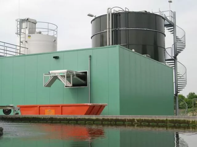 he PHOSPAQ process addresses a critical need of struvite mitigation at wastewater plants